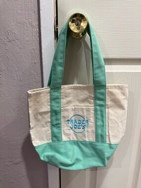 Canvas Tote Bag in Seafoam and Cream